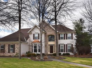 320 Williamsburg Dr, Avon Lake, OH 44012