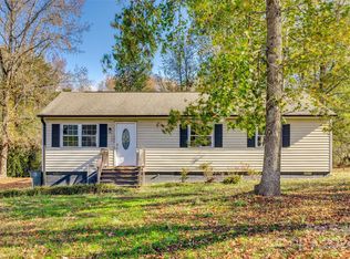 114 Queensgate Rd, Clover, SC 29710
