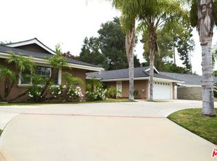 20408 Wells Dr, Woodland Hills, CA 91364