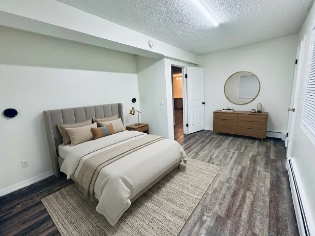 1524 Mount Hope Ave — Photo 4
