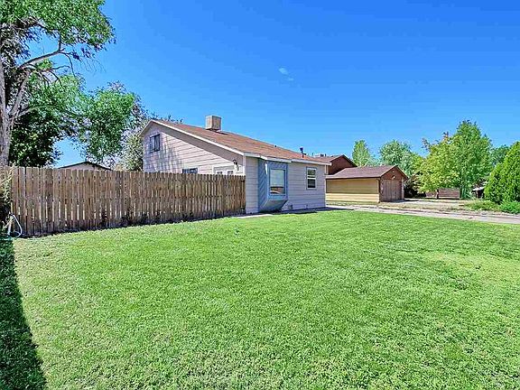 2nd image of 633 Aspenwood Ln