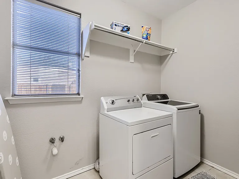 2520 Leicester Ct — Photo 22