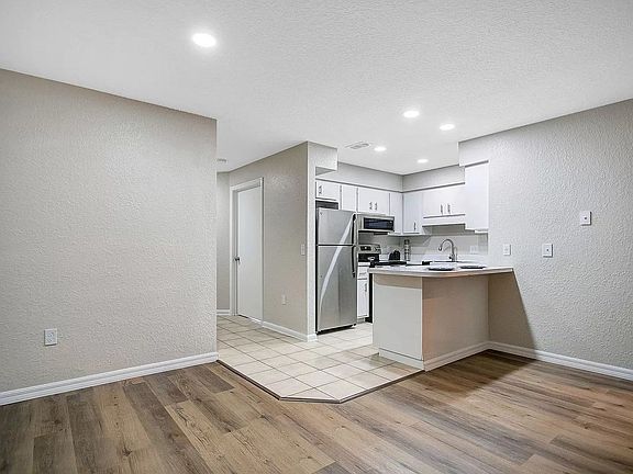 3rd image of 425 S 9th St #9046
