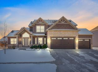 1109 Ashford Ct, Mahomet, IL 61853