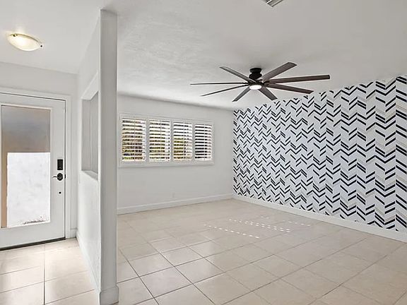 4th image of 2140 E Hildy Ln