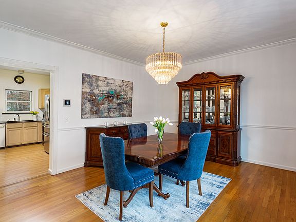 102 Devonshire Rd, Larchmont, NY Interior-13.jpg