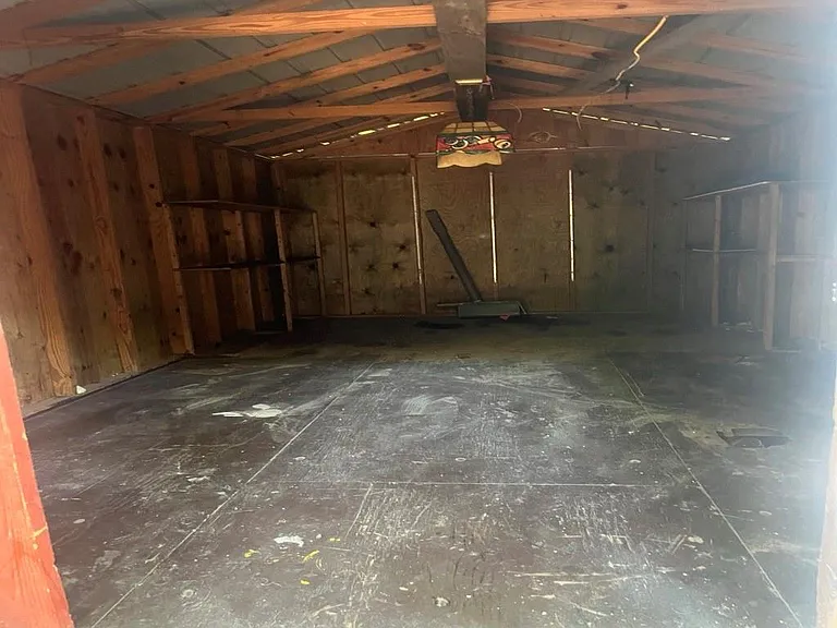 618 Clarke St — Photo 10