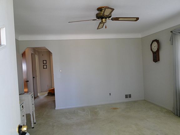 3rd image of 2163 Mill St