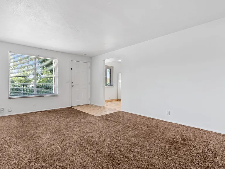 1540 S Roberta St — Photo 9