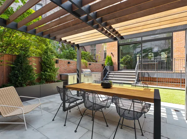 205 Clinton Street image 19 of 38