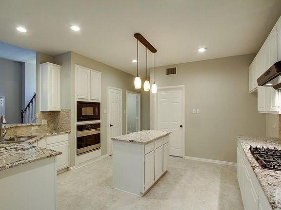 4th image of 2201 Kings Forest Ln
