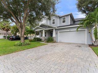 3611 W Royal Palm Cir, Tampa, FL 33629