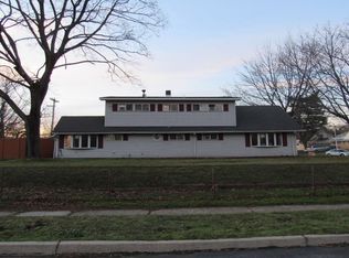 159 Appletree Dr, Levittown, PA 19055
