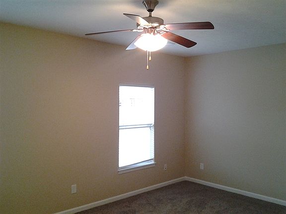5th image of 1074 Savannah Ave