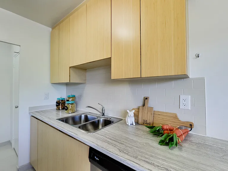 414 Willowdale Ave #112 — Photo 28