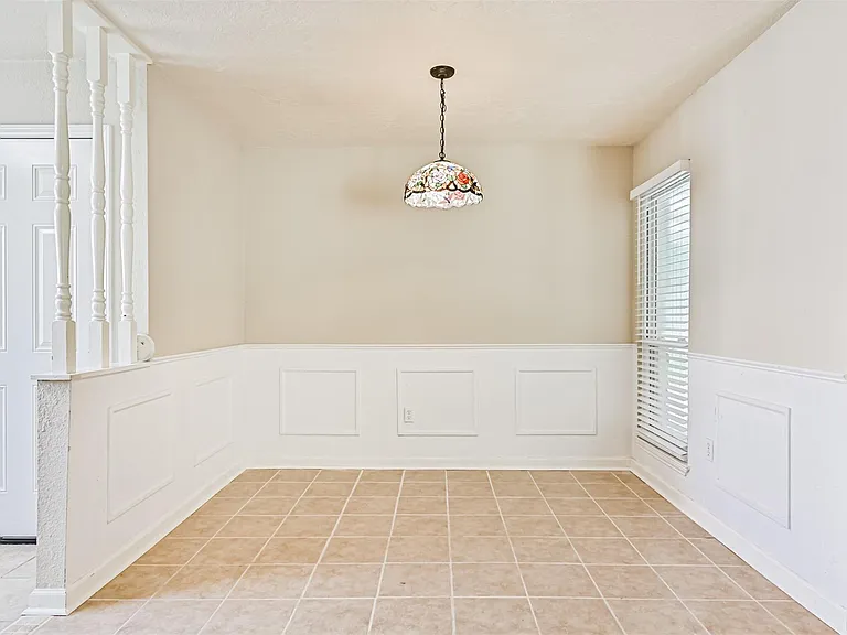 1113 N Heron Dr — Photo 8