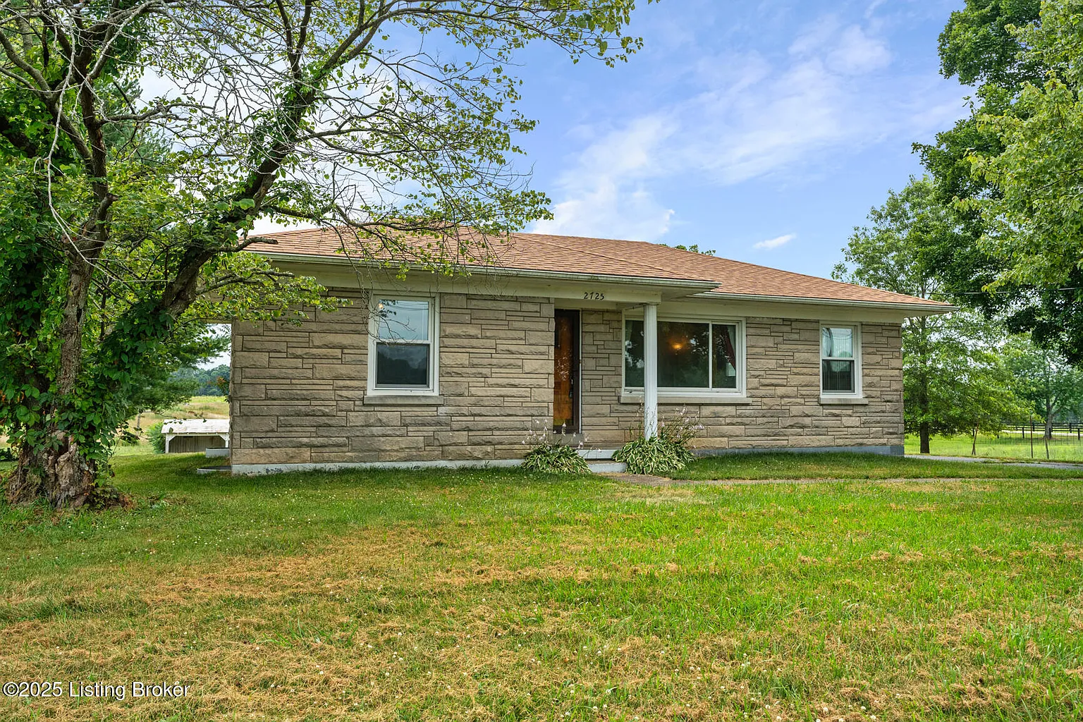 2725 Rhodelia Rd photo 1