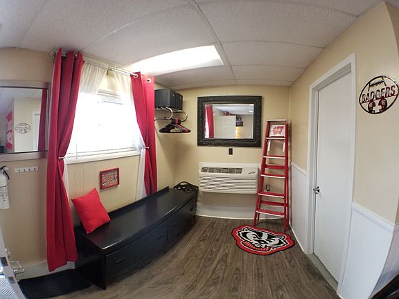 3rd image of 1305 N Superior Ave #14