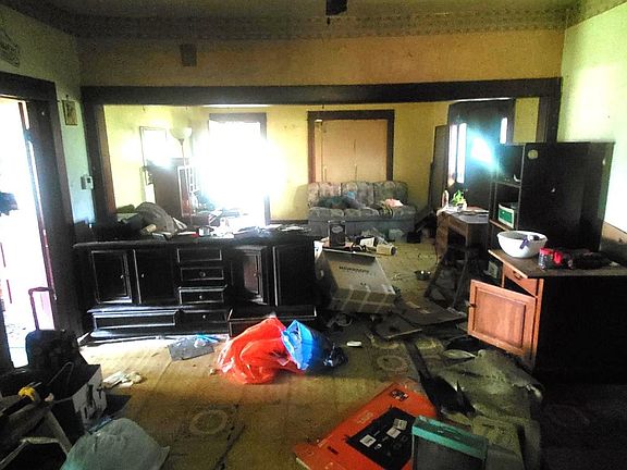 4th image of 420 Florence Ave