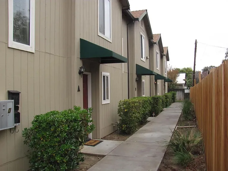 Summertree Lane 4 Plex — Photo 13