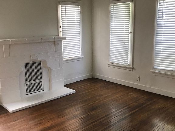 3rd image of 543 N Sycamore Ave