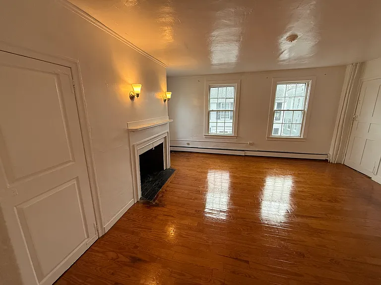 18 Leyden St #2E — Photo 4