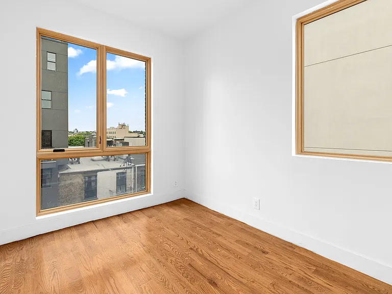 1006 Gates Ave #6 — Photo 6