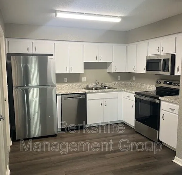 1113 Pogonia Dr — Photo 3