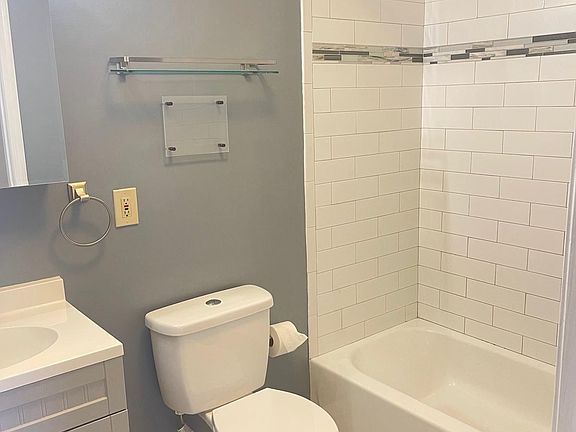 3rd image of 22 Troy St