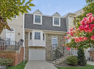 4284 Sleepy Lake Dr, Fairfax, VA 22033