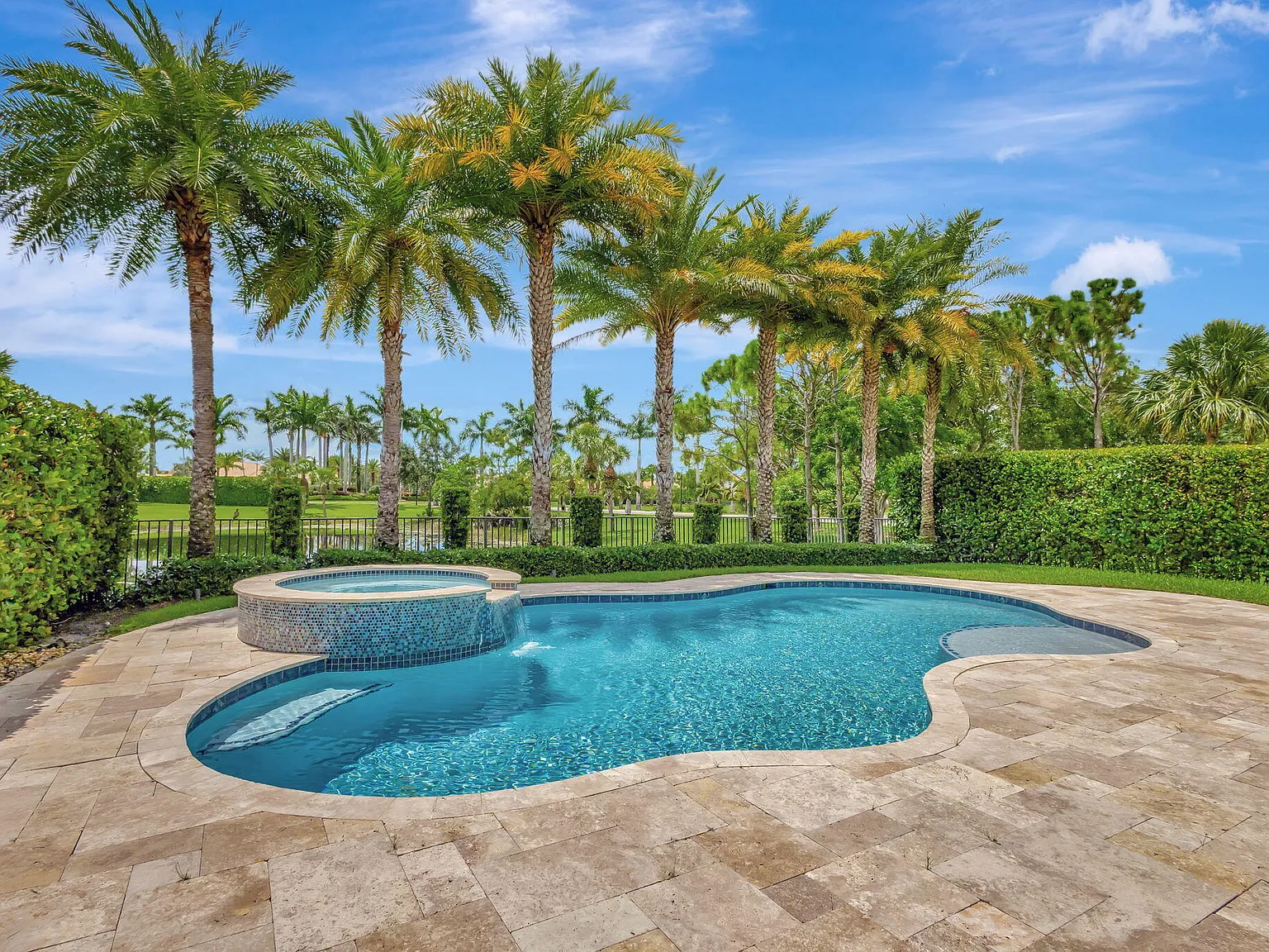 4 bed, 2.5 bath, 2829 sqft, $8,000 — Photo 3