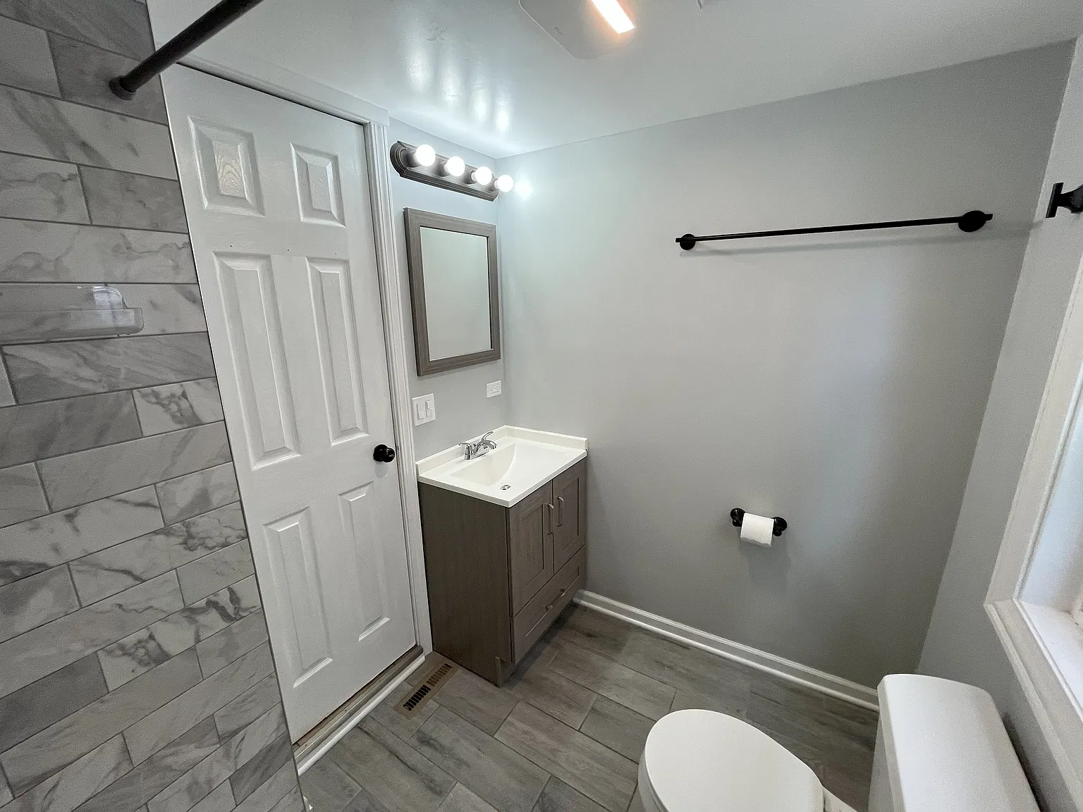 2 bed, 900 sqft, $2,000 — Photo 4