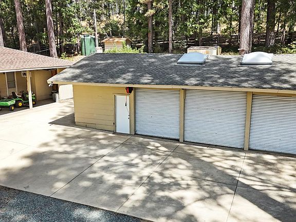 2nd image of 12777 Hidden Valley Rd