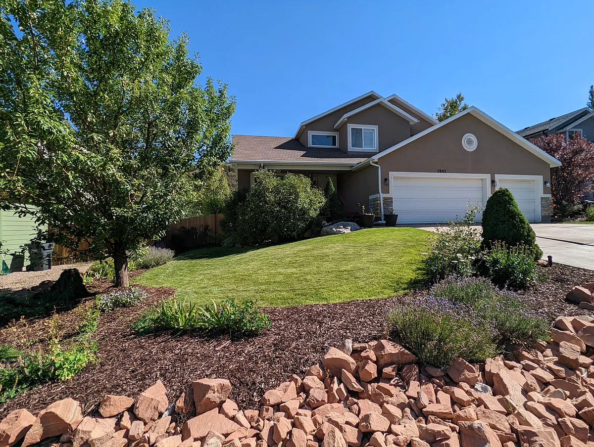 Building Photo - 7892 N Summer Hill Dr