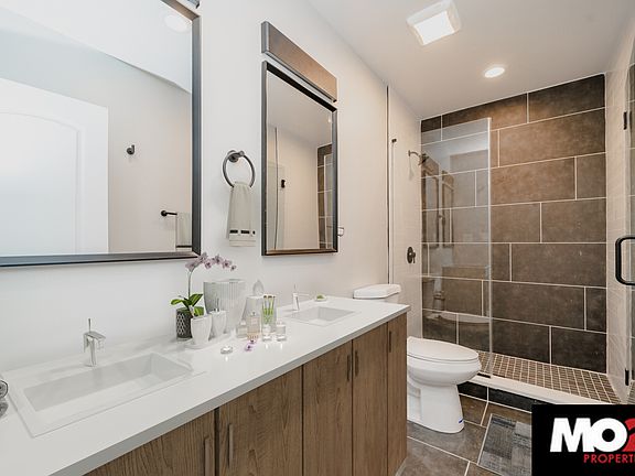 5th image of 683 N Milwaukee Ave #403