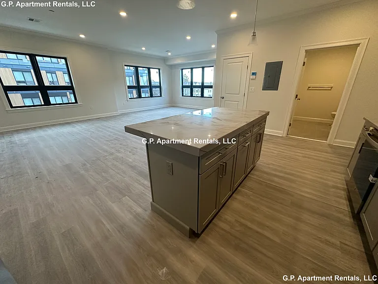 605 Broadway #201 — Photo 6