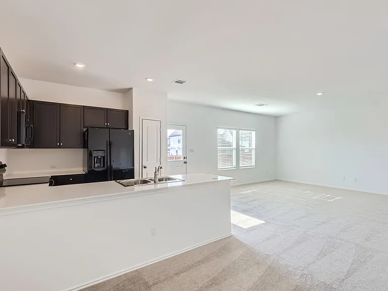 121 Standing Rock Ln — Photo 5