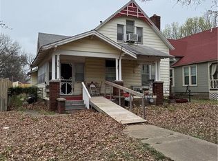 810 S Highland Ave, Chanute, KS 66720