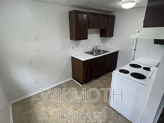 5th image of 900 Sloan St APT B