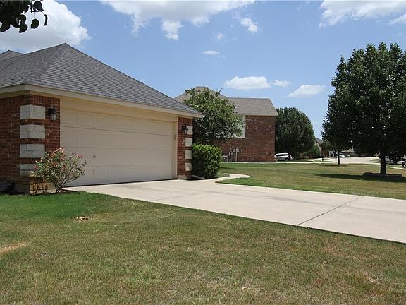 2nd image of 2709 Pinnacle Dr