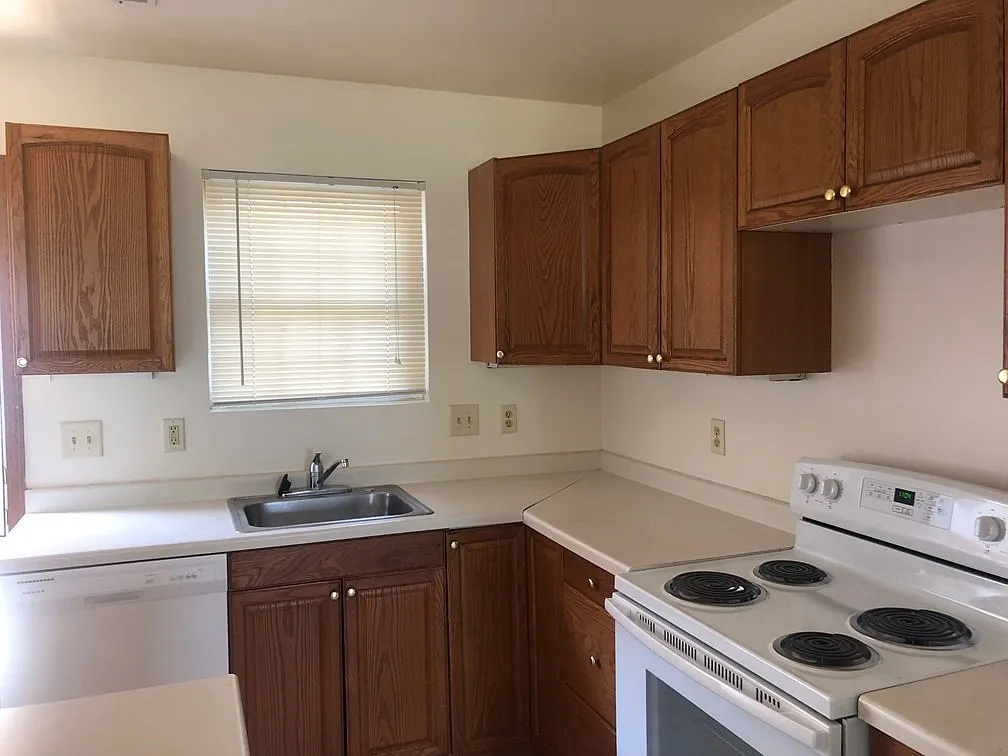 Building Photo - 615 Meadow Creek Dr