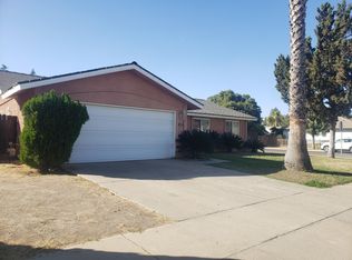 1029 Belmont St, Tulare, CA 93274