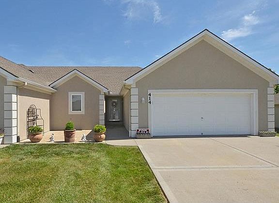 2nd image of 414 Marina Ct