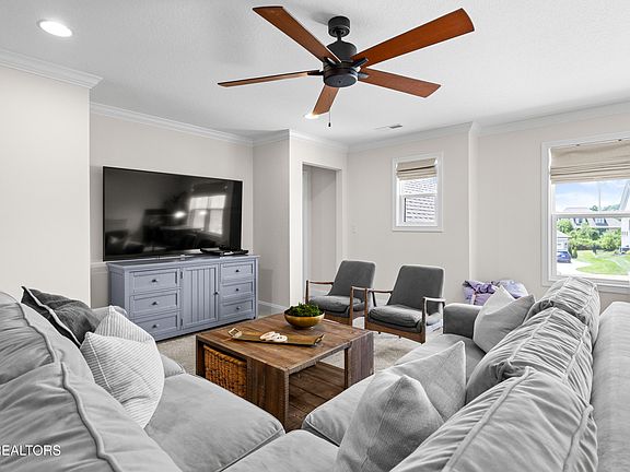 5th image of 934 Sweatleaf Ln