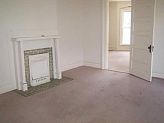 5th image of 304 N High St