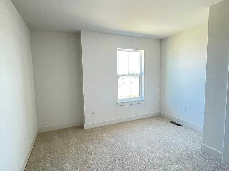 102 Larkin Dr — Photo 15