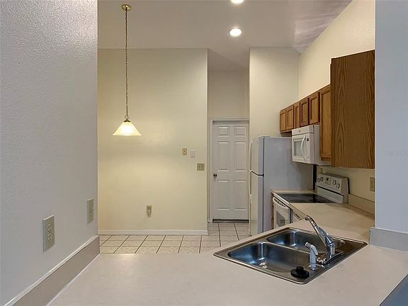 4th image of 734 Americana Ct