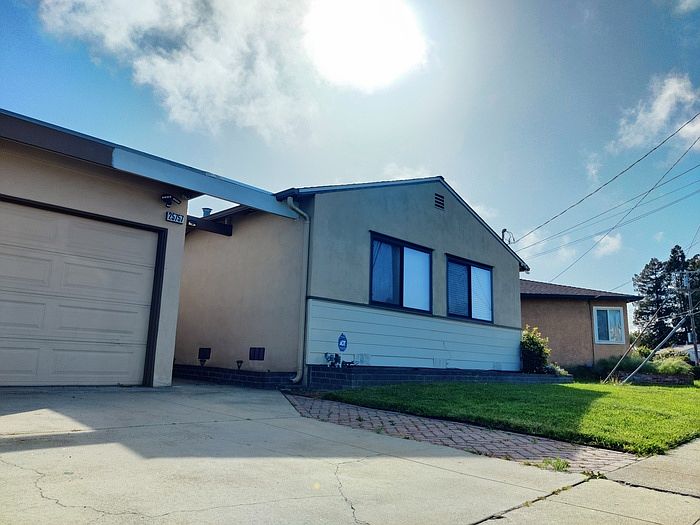 1st image of 25757 Evergreen Dr