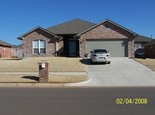 1608 Meadow Run Dr, Moore, OK 73160