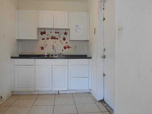 Unit2 kitchen